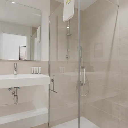 Apartment Vivi Homes - Gerrard, Terrace, Pool&sea Vew