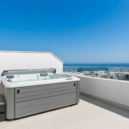 Vivi Homes - Gerrard Jacuzzi, Terrace, Pool & Sea Vew Apartment *