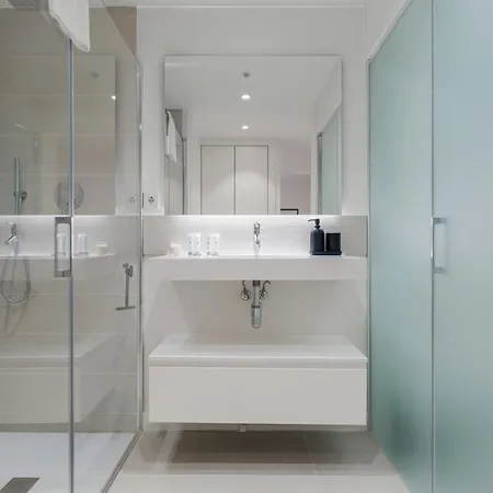 Vivi Homes - Gerrard Jacuzzi, Terrace, Pool & Sea Vew *