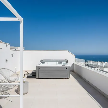Apartment Vivi Homes - Gerrard Jacuzzi, Terrace, Pool & Sea Vew