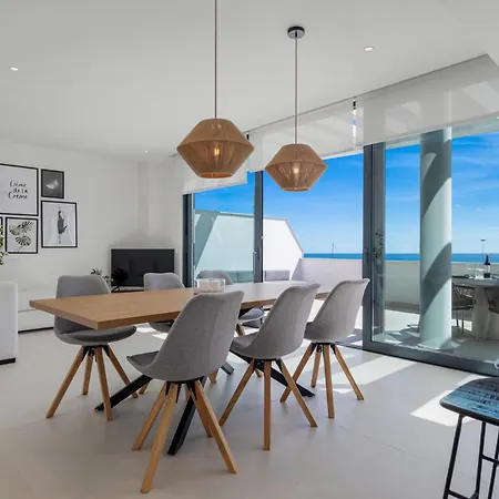 Vivi Homes - Gerrard Jacuzzi, Terrace, Pool & Sea Vew *