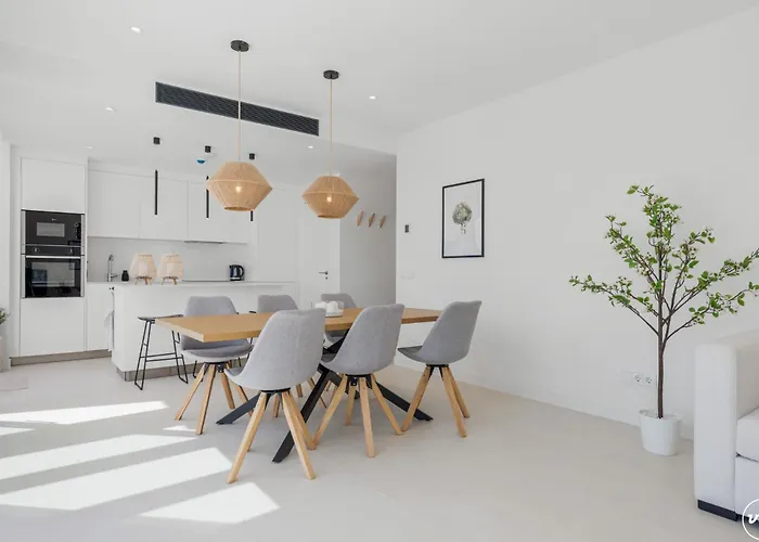 Apartment Vivi Homes - Gerrard, Terrace, Pool & Sea Vew *