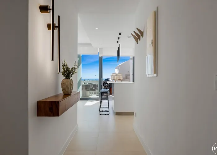 Vivi Homes - Gerrard, Terrace, Pool & Sea Vew Apartment Fuengirola