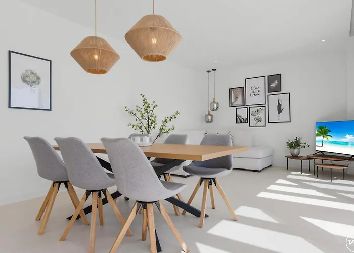 Vivi Homes - Gerrard, Terrace, Pool & Sea Vew *