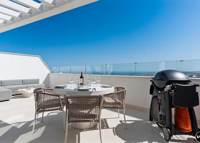 Apartment Vivi Homes - Gerrard, Terrace, Pool & Sea Vew *