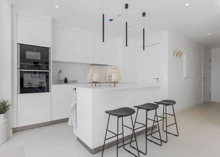 Apartment Vivi Homes - Gerrard, Terrace, Pool & Sea Vew