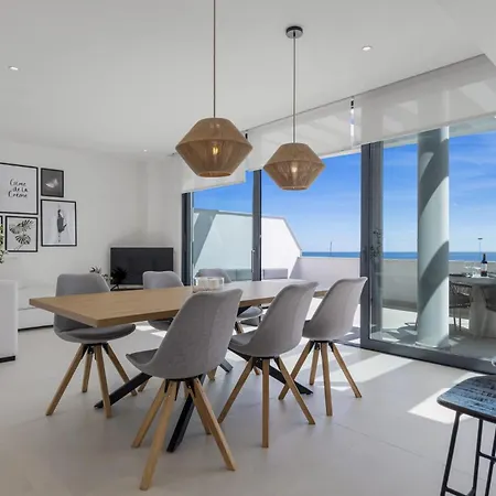 Vivi Homes - Gerrard, Terrace, Pool & Sea Vew