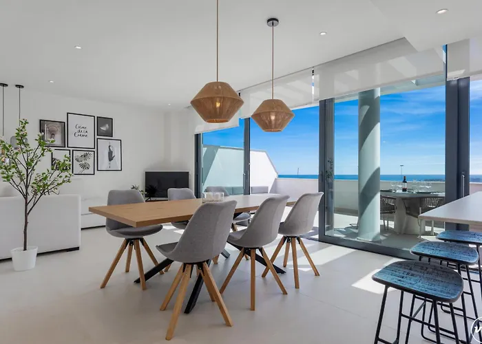 Vivi Homes - Gerrard, Terrace, Pool & Sea Vew *