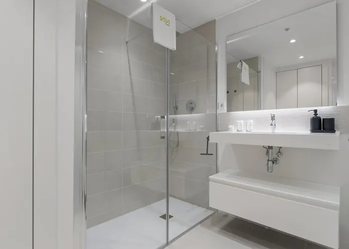 Apartamento Vivi Homes - Gerrard, Terrace, Pool & Sea Vew *